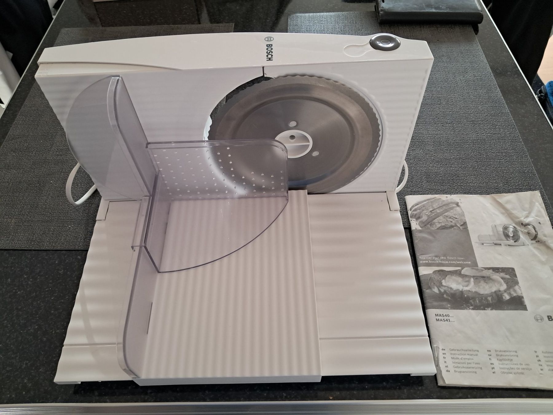 Bosch Elettrodomestici da cucina: Küchen-Schneidmaschine – Usato da Liestal venduto da nemi-lou