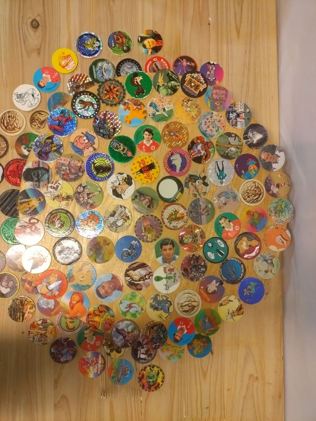 Jeux: Lot de pogs caps etc. – D'occasion à Farvagny-le-Grand par LaCaverne 9