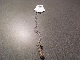 Kette silberfarbig, Anhänger Erbse