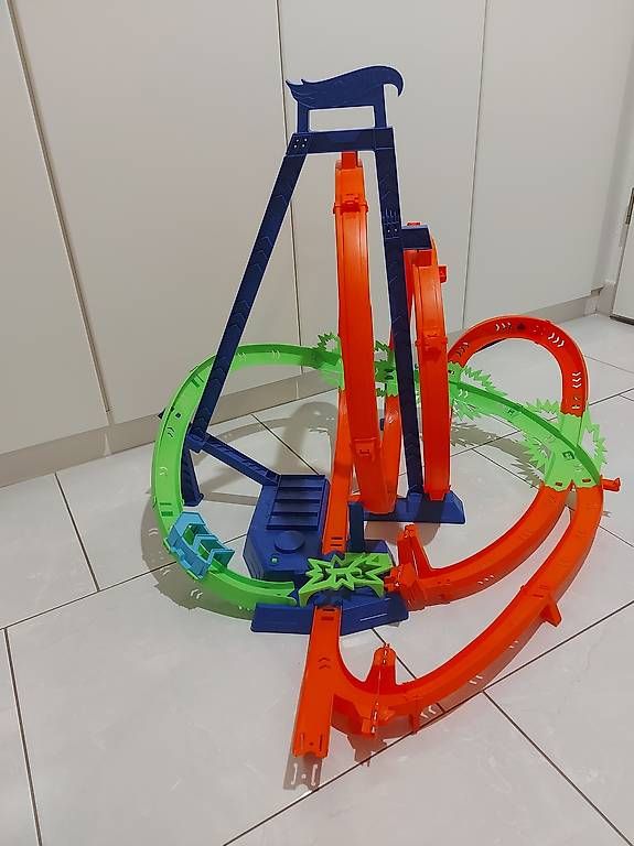 Spielzeuge: Hot Wheels Action Crash-Rennen – Gebraucht aus Zürich von val_ybd5 3