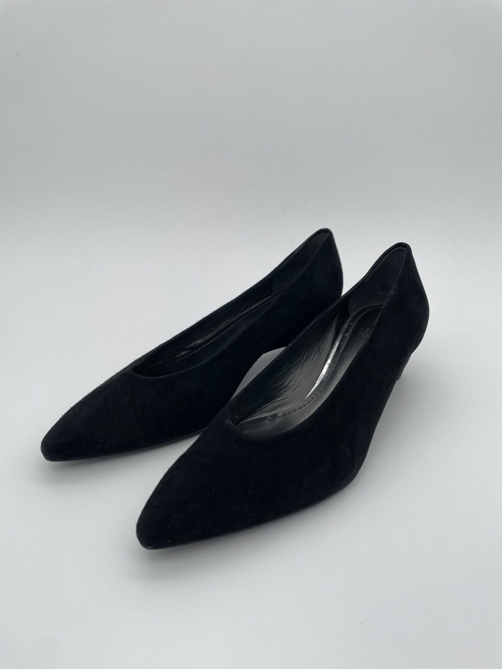 Stuart Weitzman Scarpe da donna: Stuart Weitzman Poco Klassischer Pump EU 38.5 Schwarz – Usato da Zürich venduto da shoe_shop 2