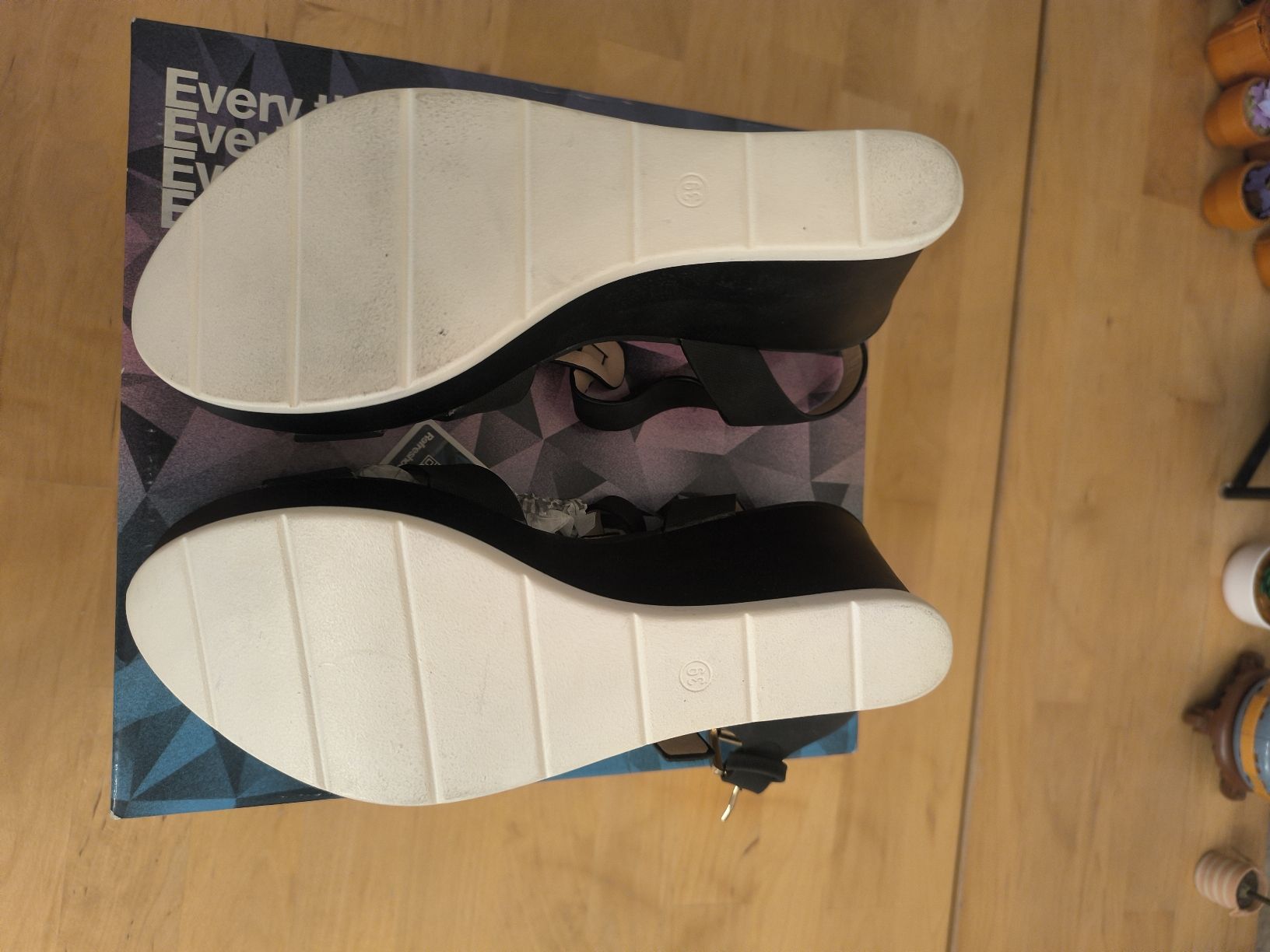 Scarpe da donna: Schwarze Refresh Sandale, Grösse 39 – Nuovo e nell'imballaggio originale da Bern venduto da Nessli 3