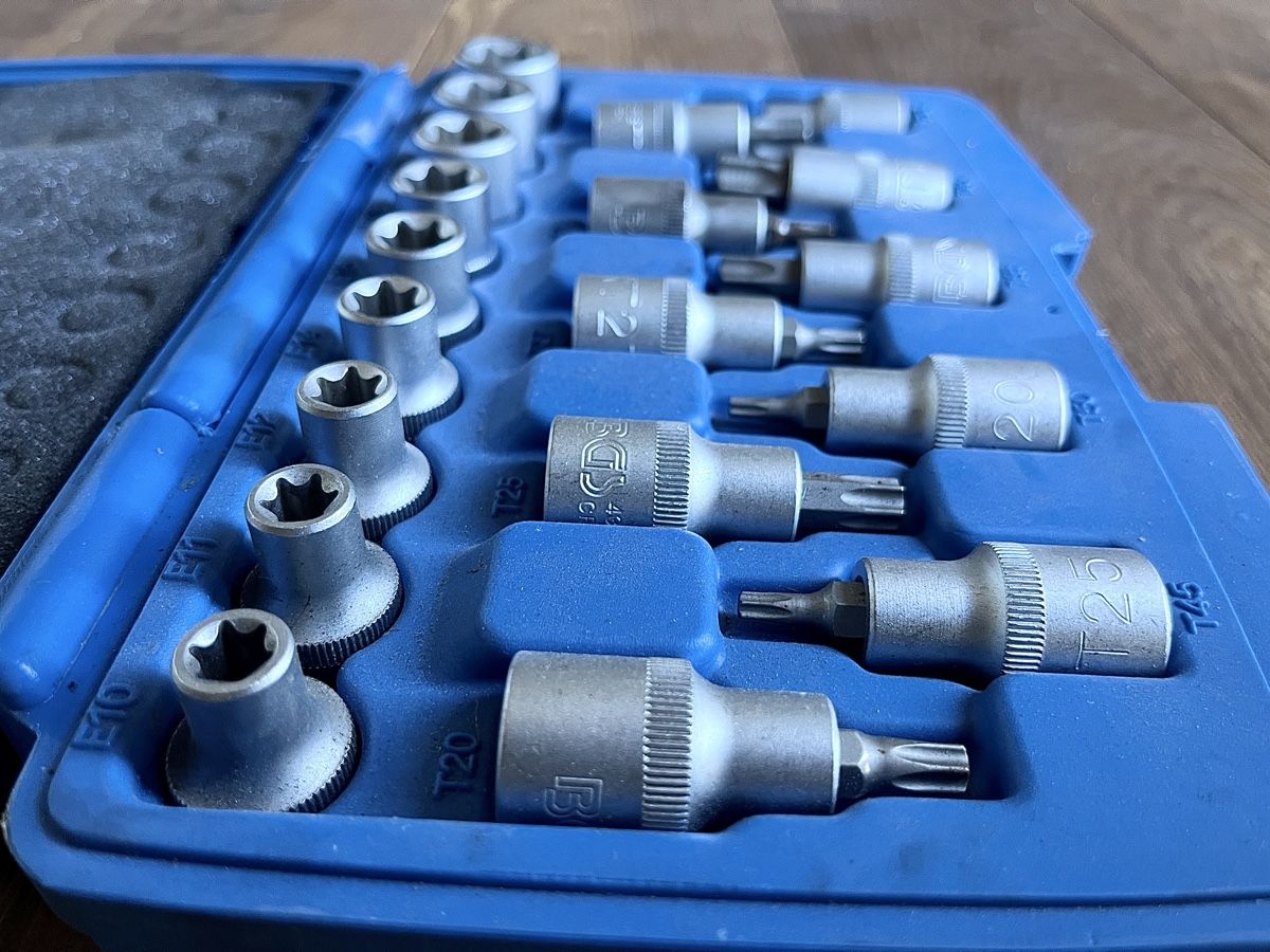 Tutti gli attrezzi: BGS Steckschlüsselsatz Torx E-Torx Bits Einsatz 1/2 neu 20-t – Usato da Büsserach venduto da Cabstardwarf3 1