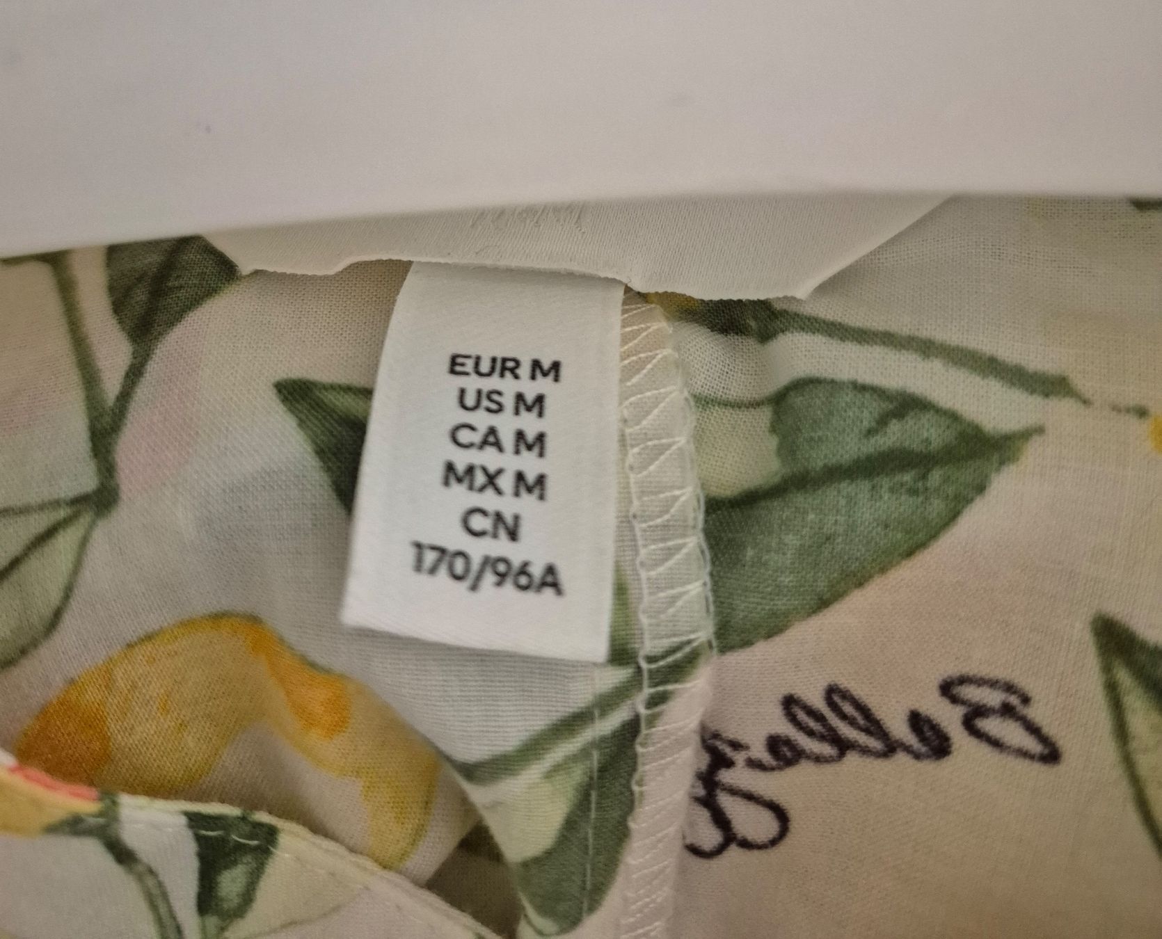 H&M Kleider: H&M Kleid Grösse M 🍋 – Gebraucht aus Lumino von columbs 1