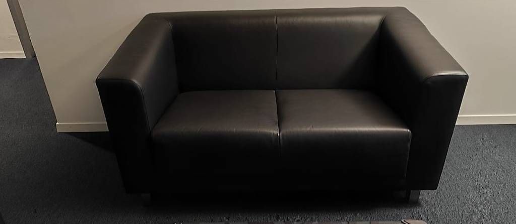 Sofas: Hochwertiges Echtleder 2-Sitzer Design-Sofa – D'occasion à Zürich par Loo_91