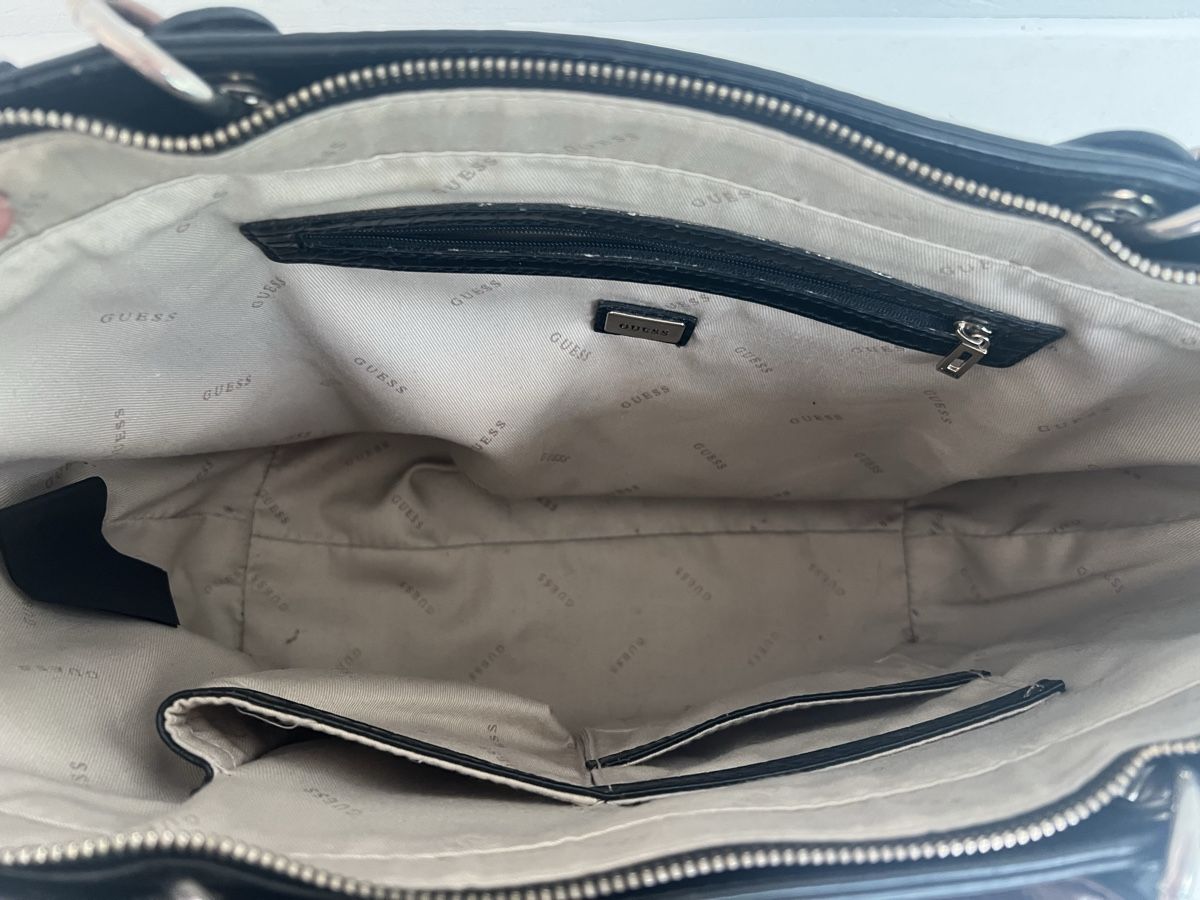 Guess Taschen für Damen: Guess Schultertasche – Gebraucht aus Wettingen von Muda33 2