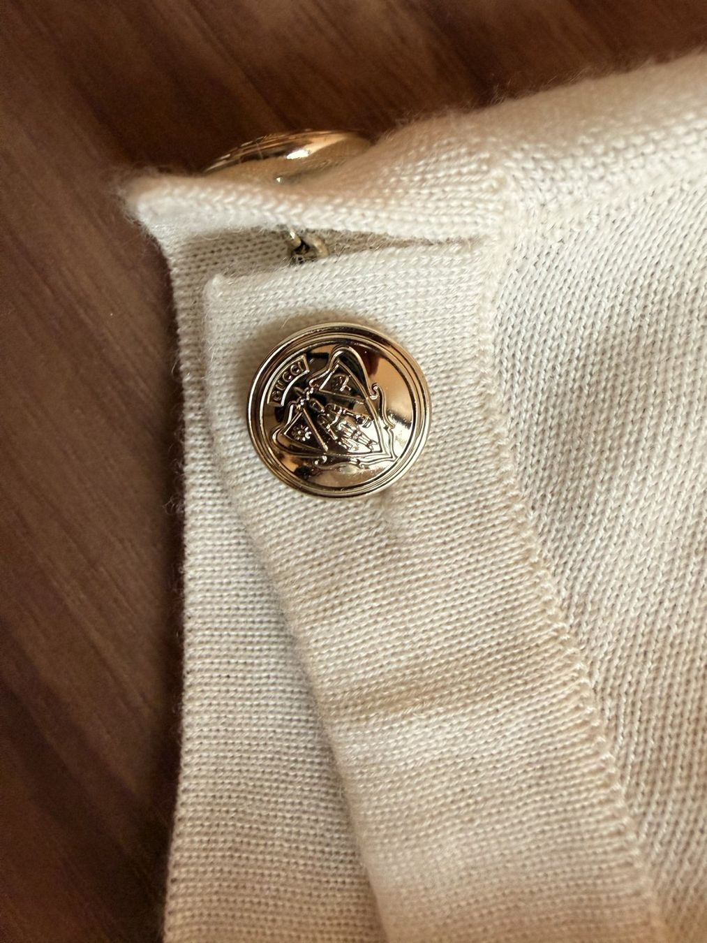 Kleiderpakete: Damen Bluse & kurzarm Pullover Gucci – Gebraucht aus Weisslingen von Gepy1 8