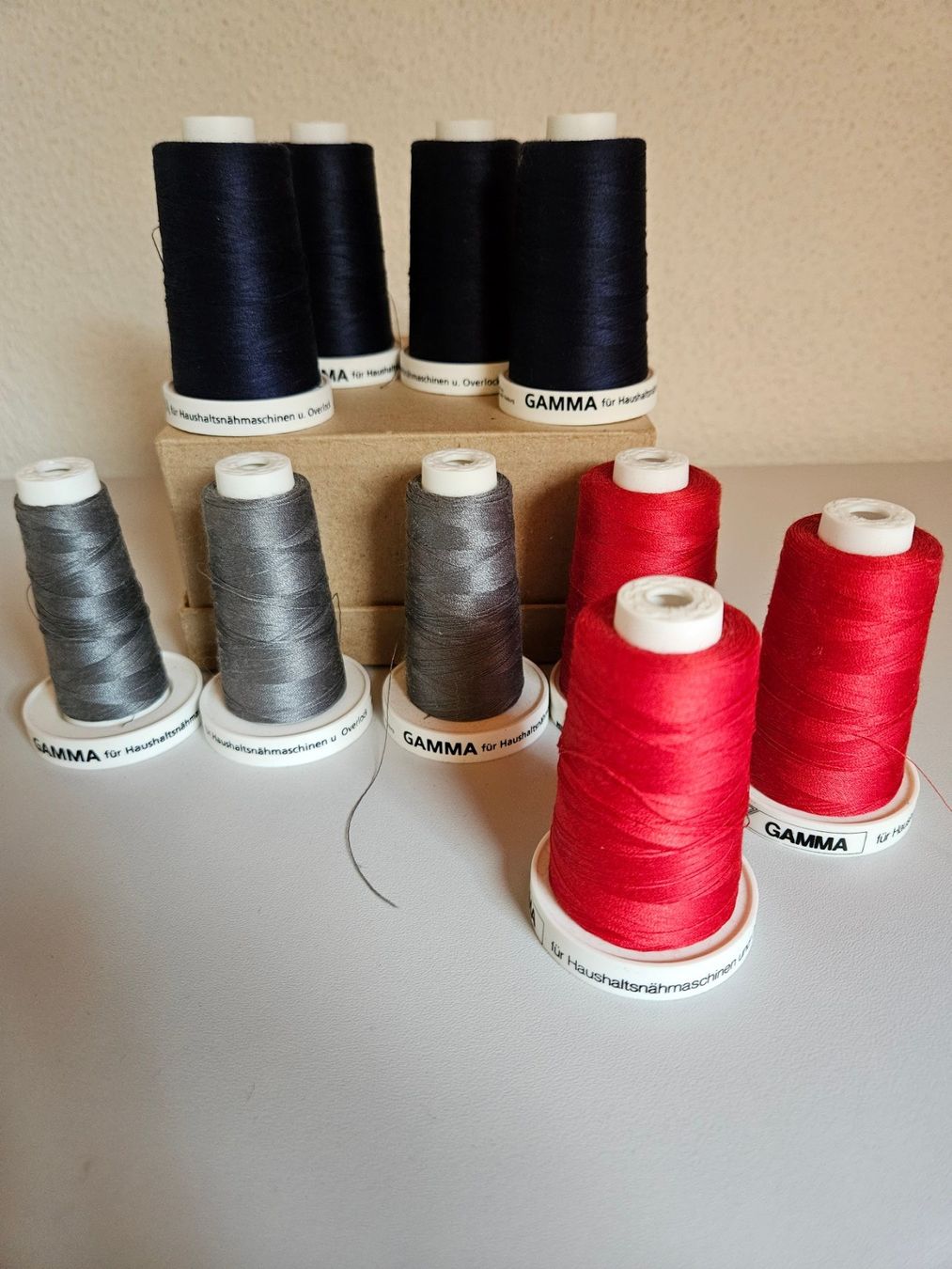 Cordicelle & Fili: Overlock-Nähfäden – Nuovo (secondo la descrizione) da Erlinsbach venduto da inf_ml8q 2