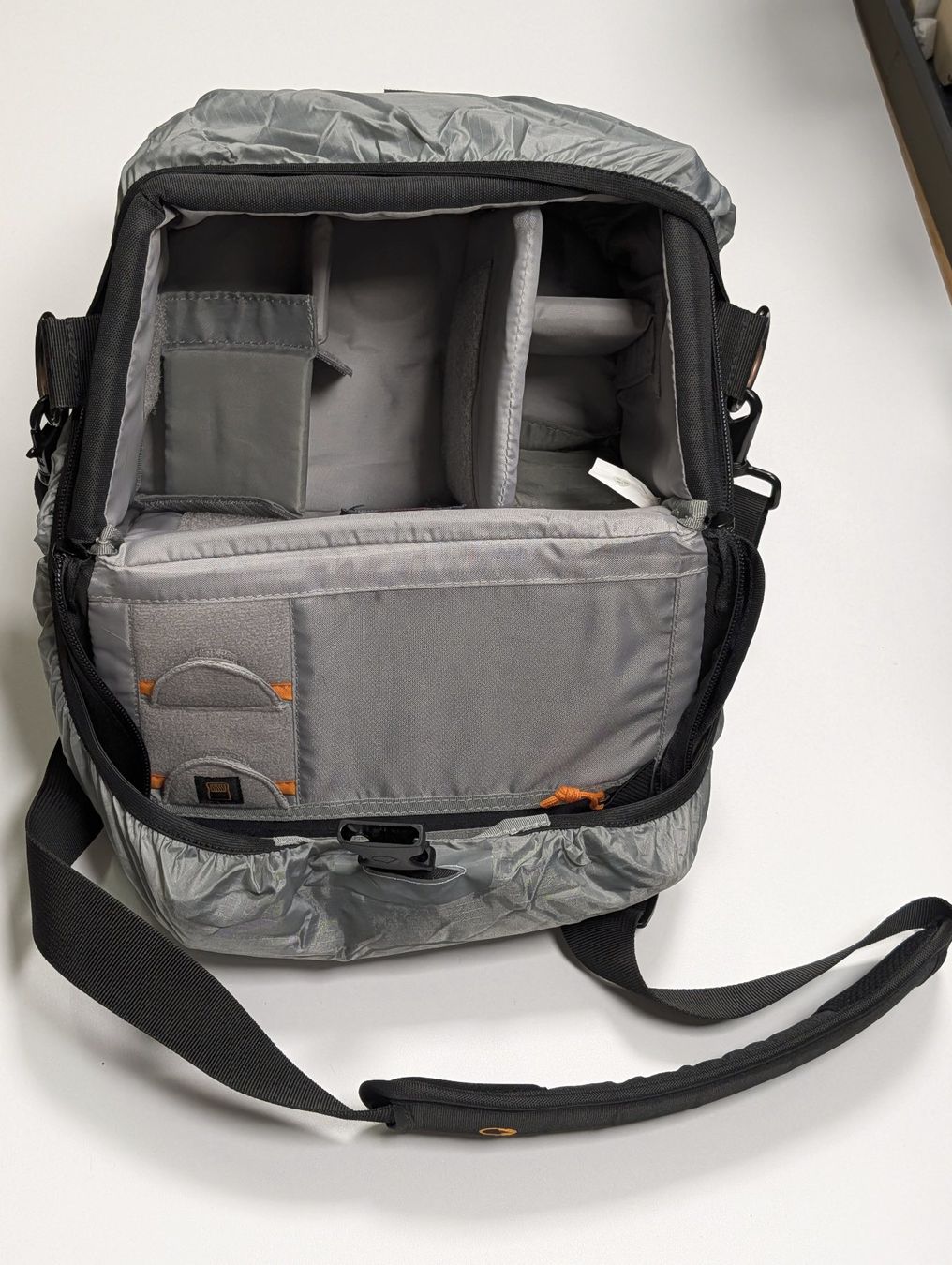 Lowepro Taschen: Lowepro Nova 180 AW - gebraucht – Gebraucht aus Thalwil von miguev 6