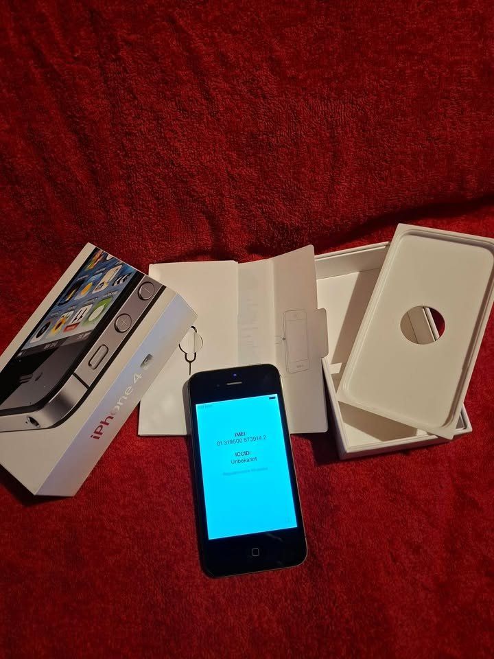 Apple Handys / Smartphones: iPhone 4s Apple für Samler – Gebraucht aus Wittenbach von Nostalgie1965 1