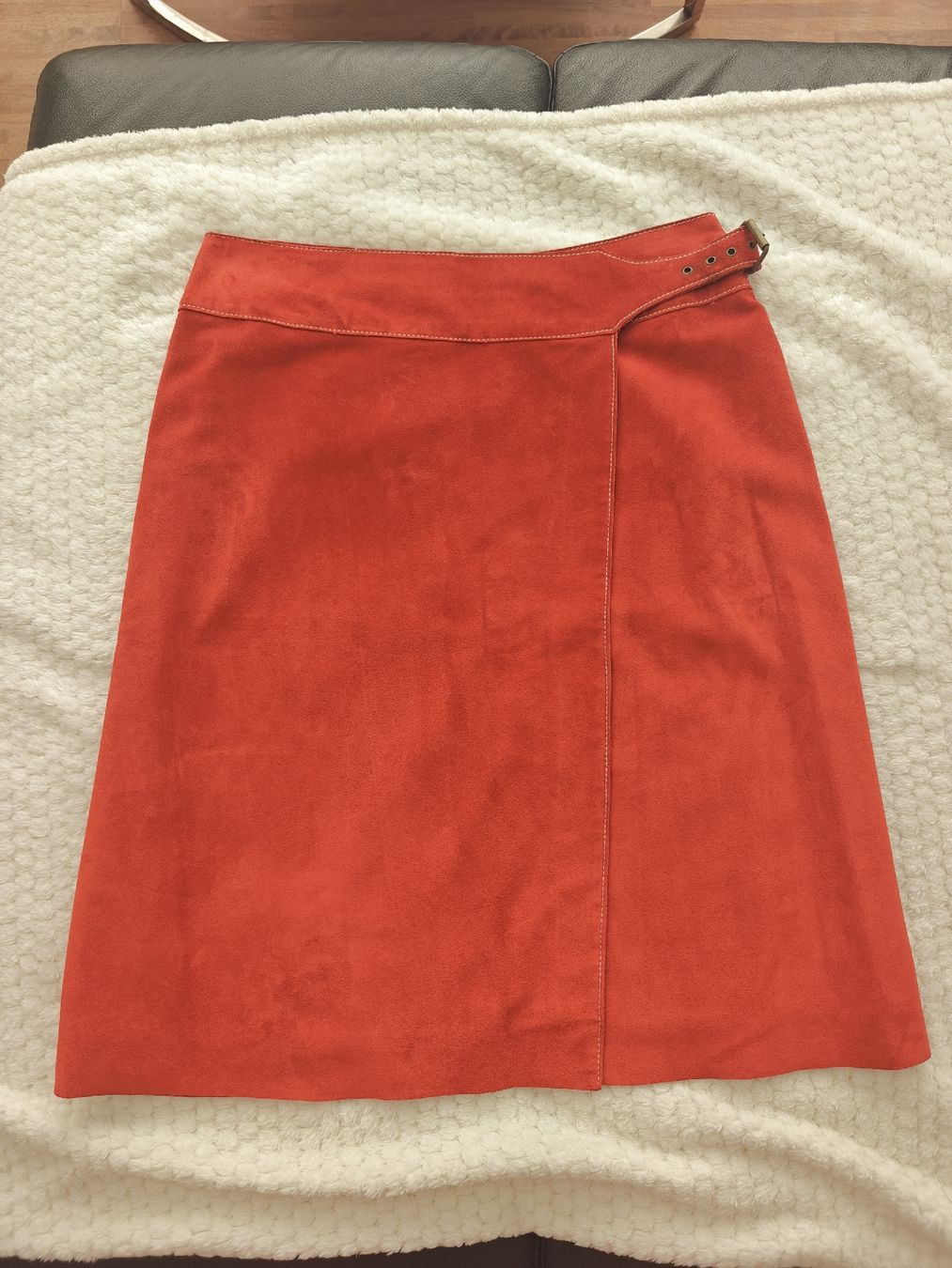 Gonne: Guy Rover Red Suede Wrap Skirt – Usato da Wabern venduto da kat_w92r