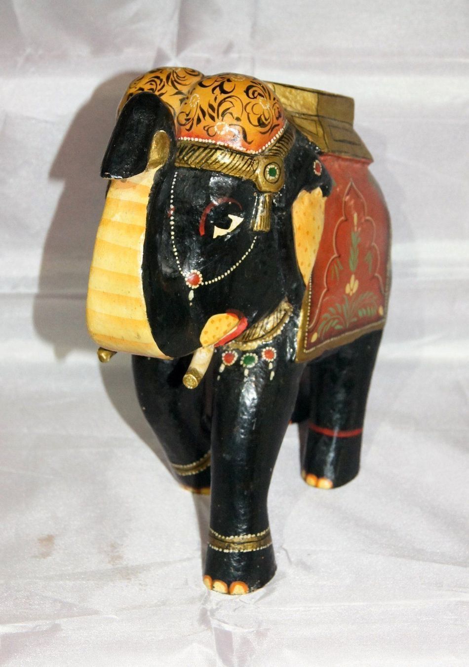 Figuren: Indischer Parade-Elefant bunt bemalt – Gebraucht aus Geroldswil von ARTEFACTO 2