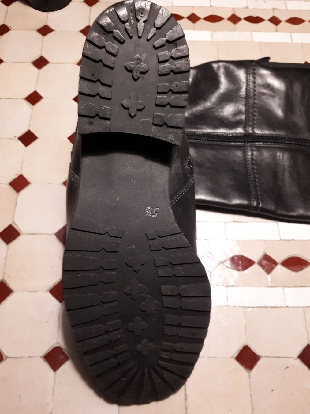 Scarpe da donna: Klassische Lederstiefel schwarz hoche – Usato da Würenlos venduto da maus028 1