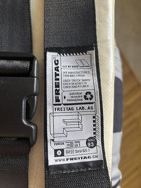 Taschen: Freitag Tasche G5.1 weiss / schwarz – Gebraucht aus Belp von S_B_7 4