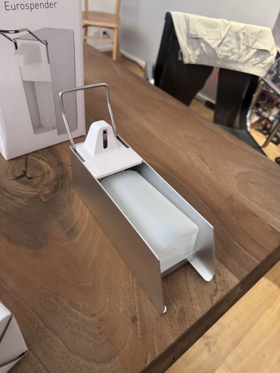 Nettoyage & Hygiène: Sterillium inkl. Spender – Neuf avec emballage d'origine à Chur par Lukas_Flohmarkt 7