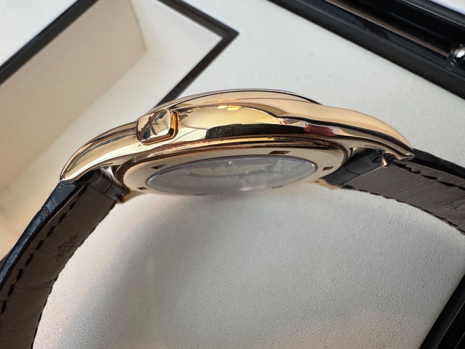 Patek Philippe Orologi: Patek Philippe World Time Referenz 5130R-001 – Usato da Wettswil venduto da ZmZmZ 6