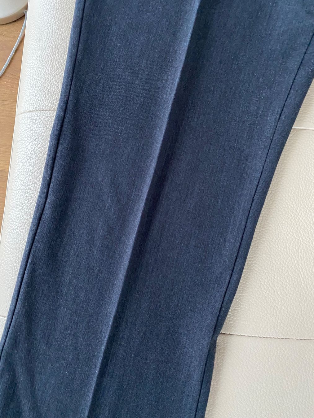 Pantaloni: Hose grau mit elastischem Bund Gr. 46 – Usato da Meggen venduto da 6003Luzern 2