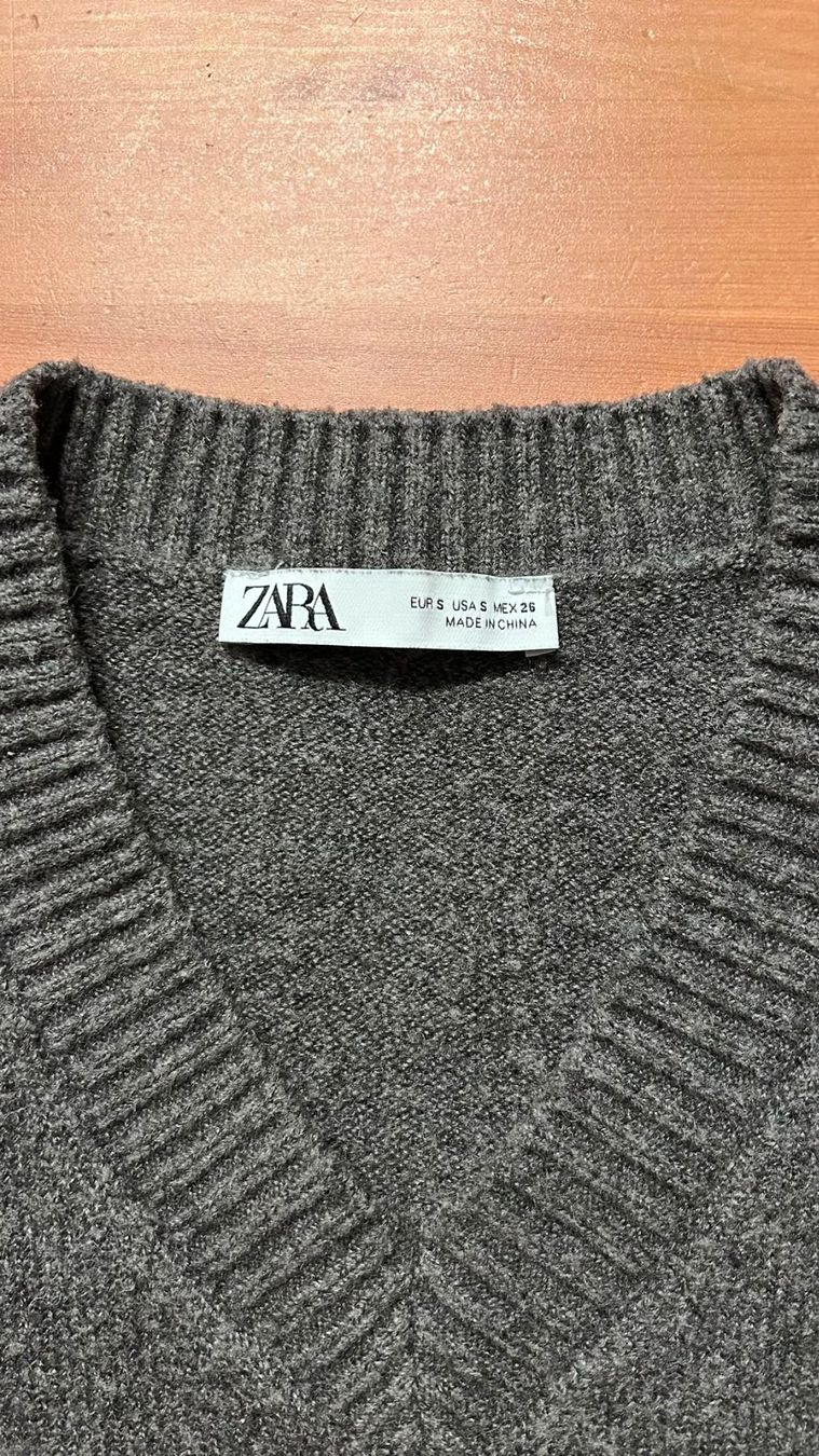 Zara Gilets & Westen: Zara Gilet – Gebraucht aus Seengen von nad_cn92 2