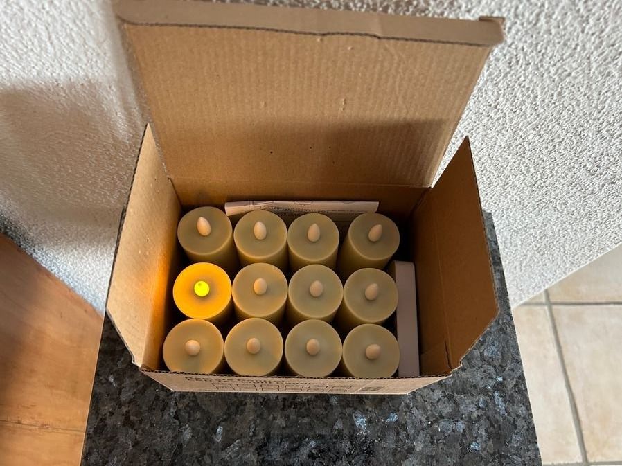 Candele: 12 neue LED Kerze/Teelicht Timer+Fernbedienung AAA-Batterie – Nuovo e nell'imballaggio originale da Beatenberg venduto da buy2you 4