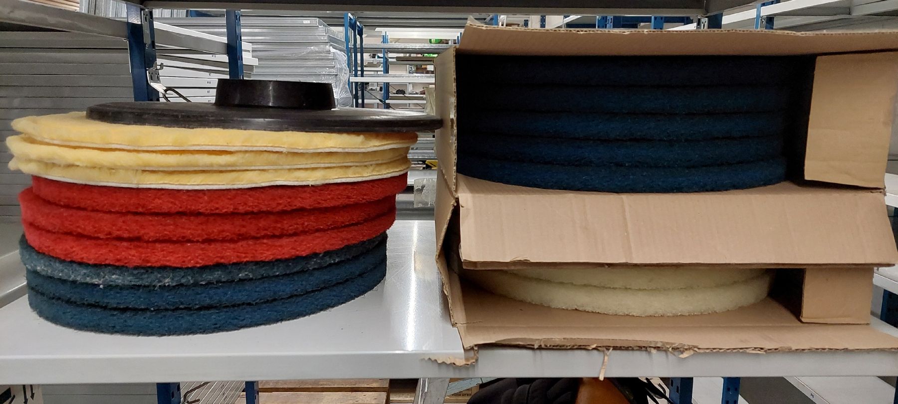 Alle Maschinen: Taski Swingo 455 Scheuersaugmaschine, gebrauchter Zustand, – Gebraucht aus Rothenburg von Schomi3 6