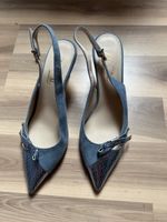 1 paire de chaussures pointure 39 1/2 cuir et daim