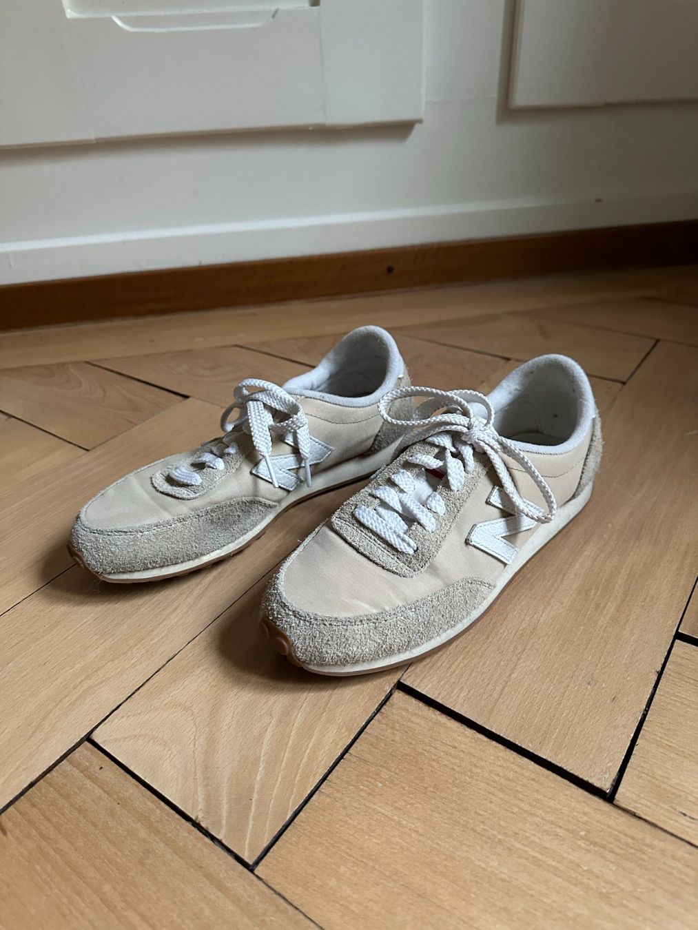 New Balance Scarpe da donna: NEW BALANCE - Sneaker beige 40 – Usato da Zürich venduto da Diazaio