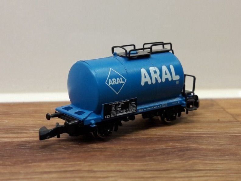 Märklin Modellini di ferrovie: Märklin Z : DB wagon citerne "ARAL" – Usato da Buttes venduto da Cafe2005 2
