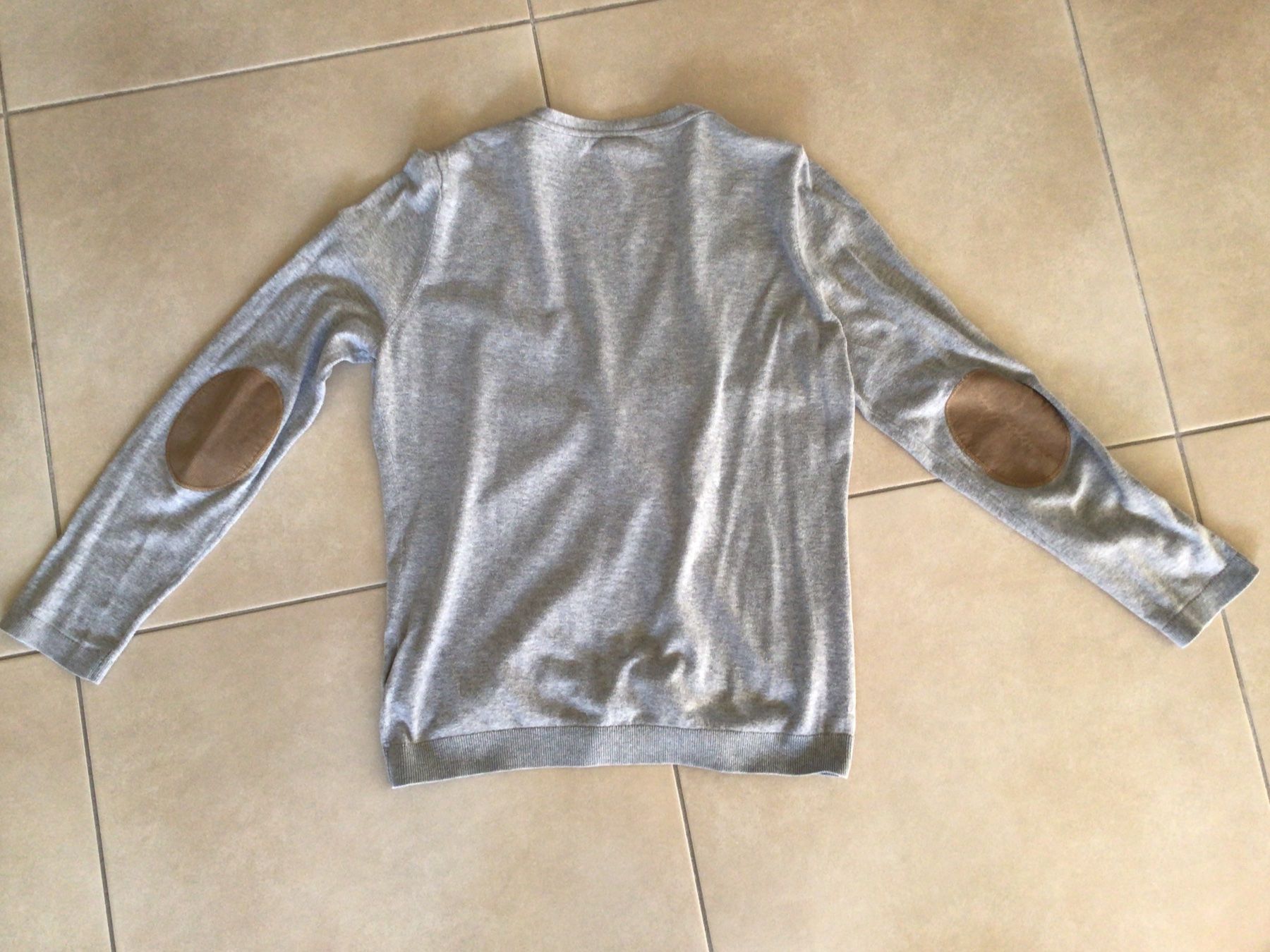 Esprit Top: Cardigan mit Ellenbogen-Patches von ESPRIT – Usato da Frauenfeld venduto da Stehojen 1