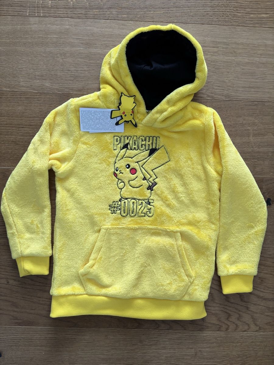 Pulls et sweat-shirts: Pokemon Pikachu Hoodie – Neuf avec emballage d'origine à Würenlos par Ashley24