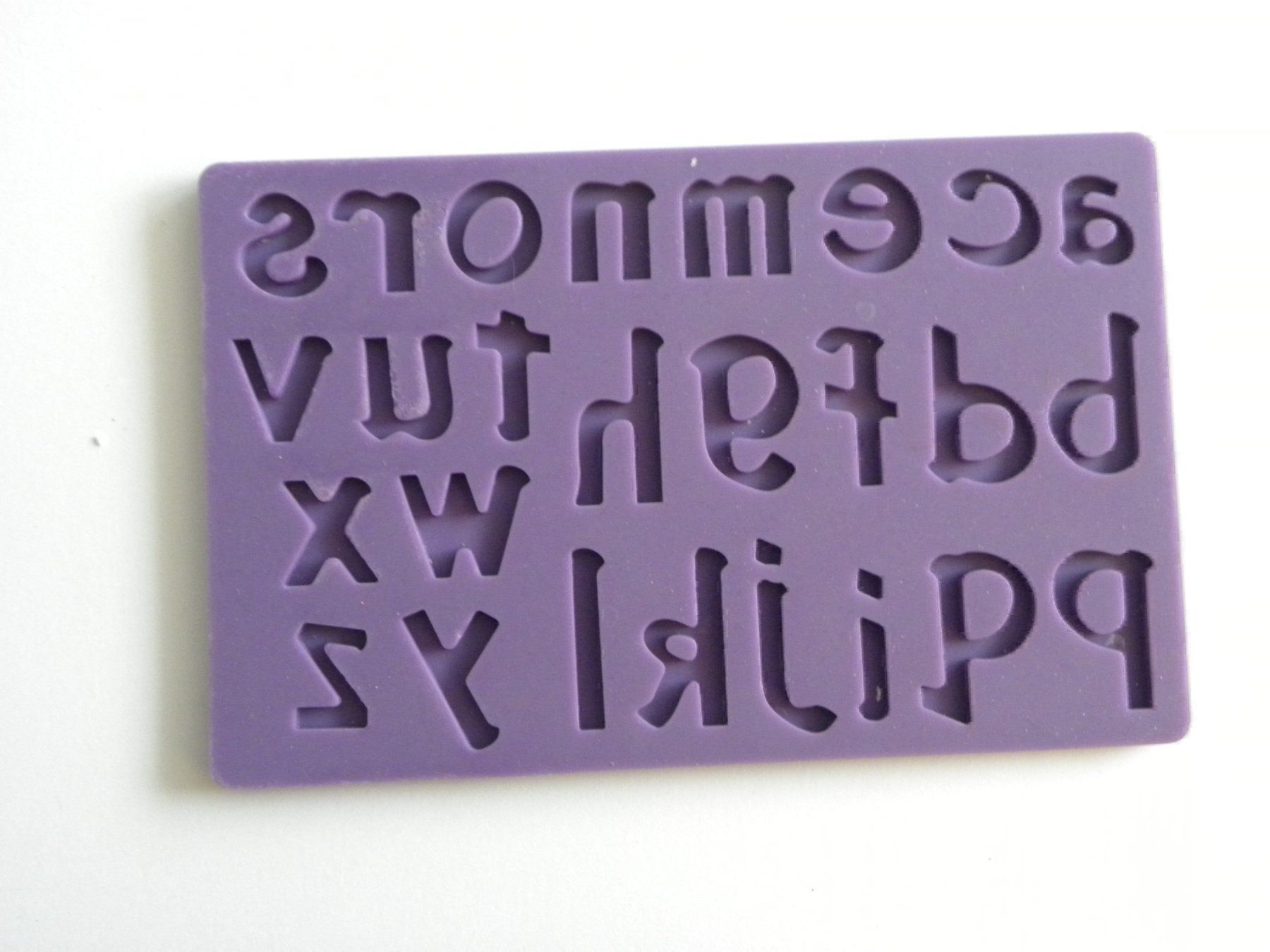 Moules à gâteaux: Silikonform Buchstaben Kleinbuchstaben – D'occasion à Walterswil SO par Jerry_maus