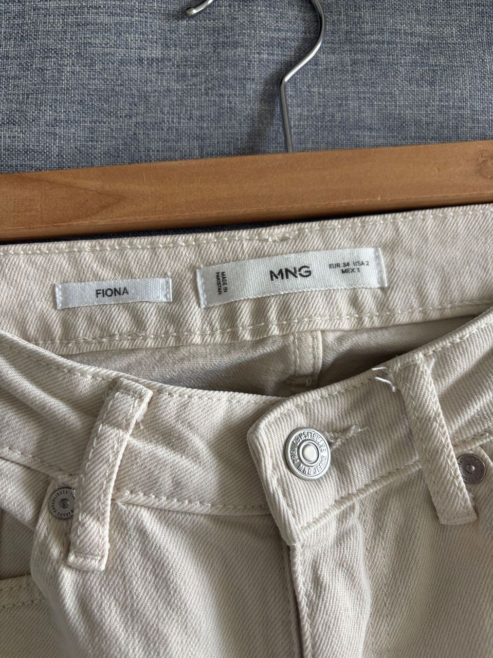 Mango Jeans: Mango Jeans Flared - Cream – Usato da Wollerau venduto da Dolder23 2