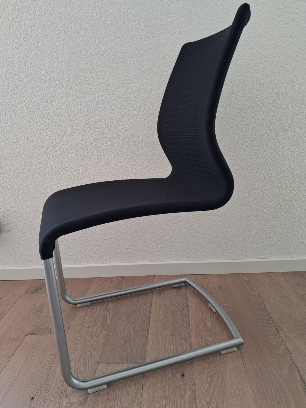 Stühle: 8 Sinus Freischwingerstühle – Gebraucht aus Erlinsbach von Duga 1