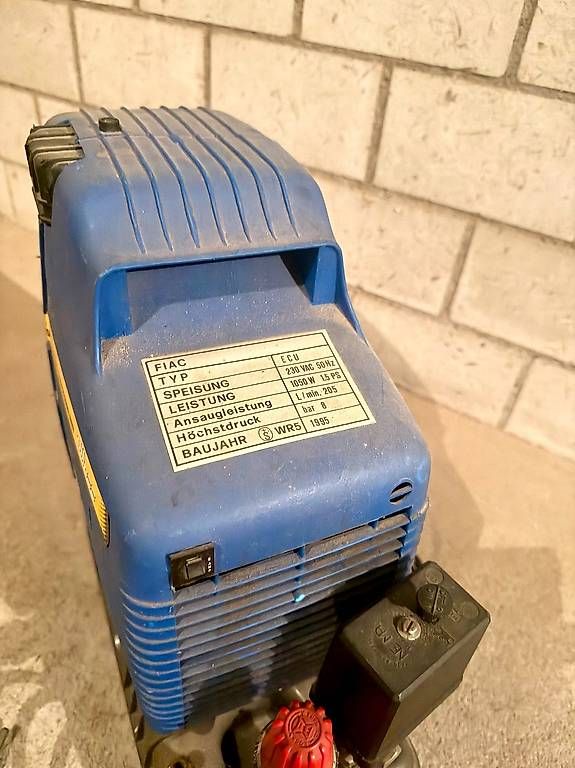 Kompressoren: Kompressor / Druckluftkompressor – Gebraucht aus Wil SG von JoRaHa 1