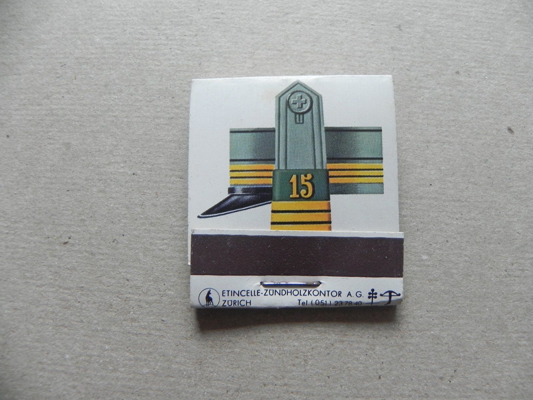 Schweizer Armee Uniformi: Militär Armee Uniform Abzeichen Zündholz Bier Gradabzeichen – Usato da Siebnen venduto da krimsie