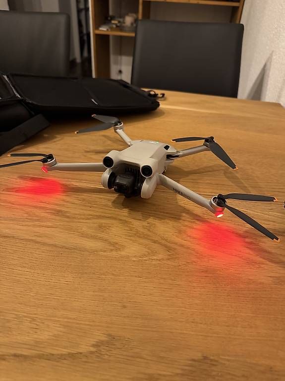 DJI RC Modellbau: DJi Mini 3 Pro mit 3 Akkus, Linsen, Rucksack, uvm. – Gebraucht aus Salmsach von fireeagle9403 1