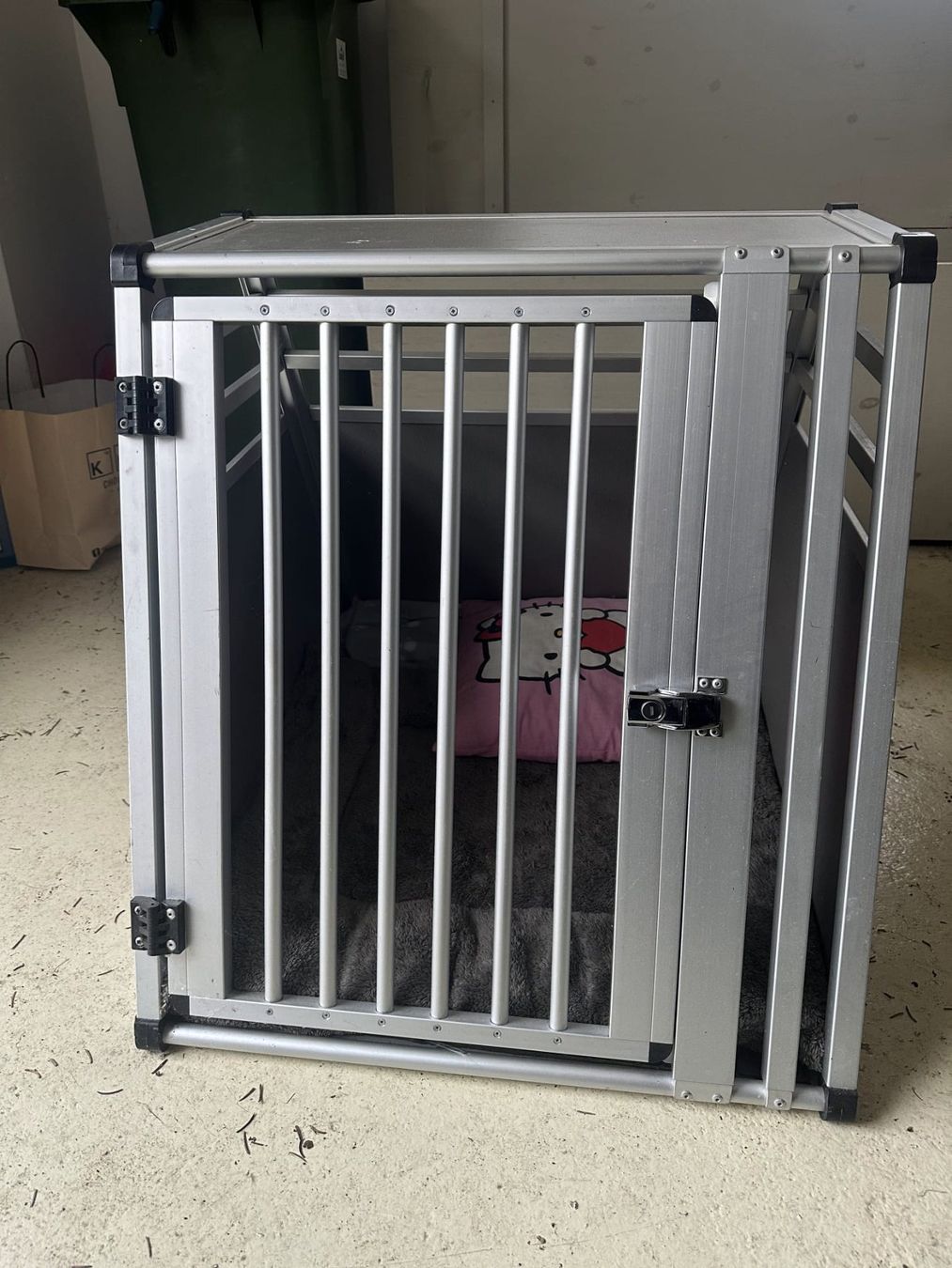 Gabbie, trasporto & Sicurezza: Caisse de transport pour chiens – Usato da Courtedoux venduto da neu_t8n6