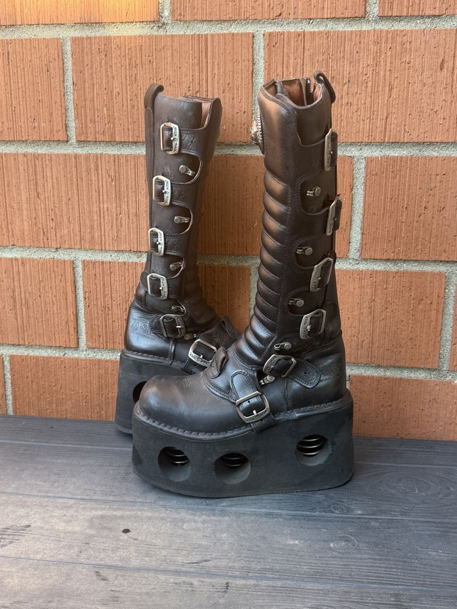 Scarpe da uomo: Stivali New Rock – Usato da Lugano venduto da poi_x9dn