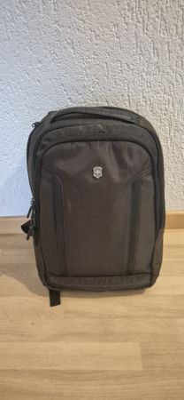 Victorinox Laptop. braun