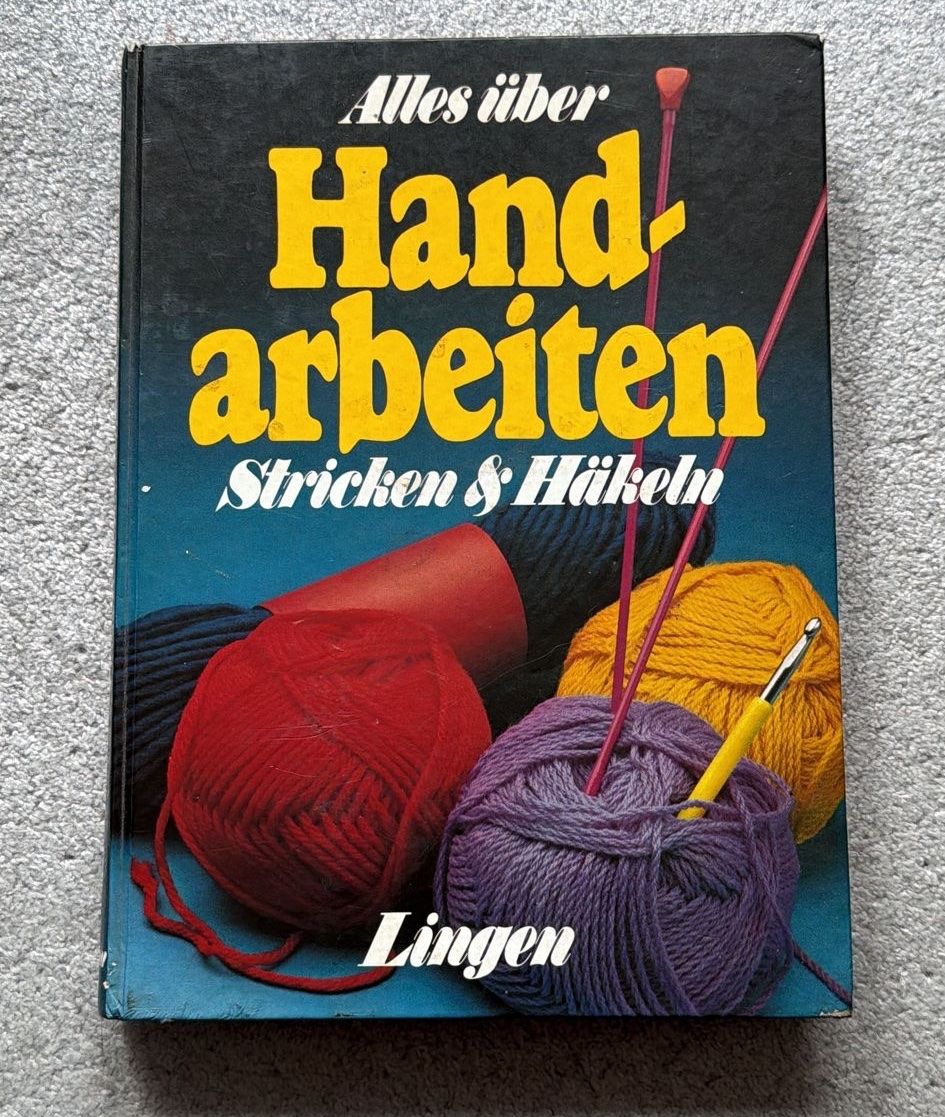 Libri: Alles über Handarbeiten - Stricken & Häkeln – Usato da Wagenhausen venduto da Svema