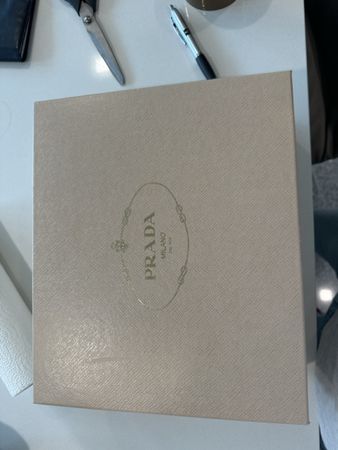 Prada Schuhbox