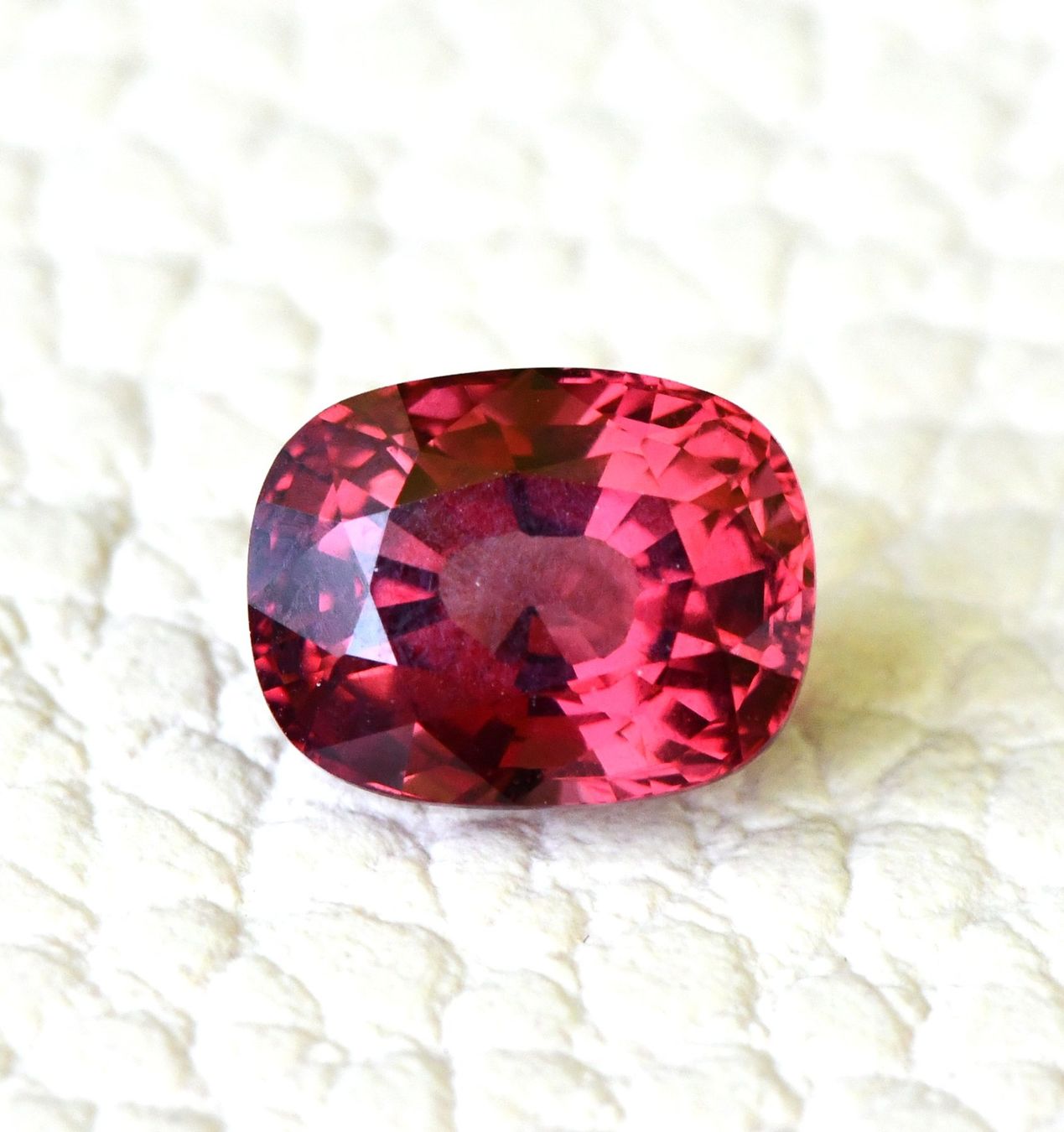 Pietre preziose: Vived Pink Spinel Vietnam 4.25 ct – Usato da Schliern b. Köniz venduto da Hiel 3
