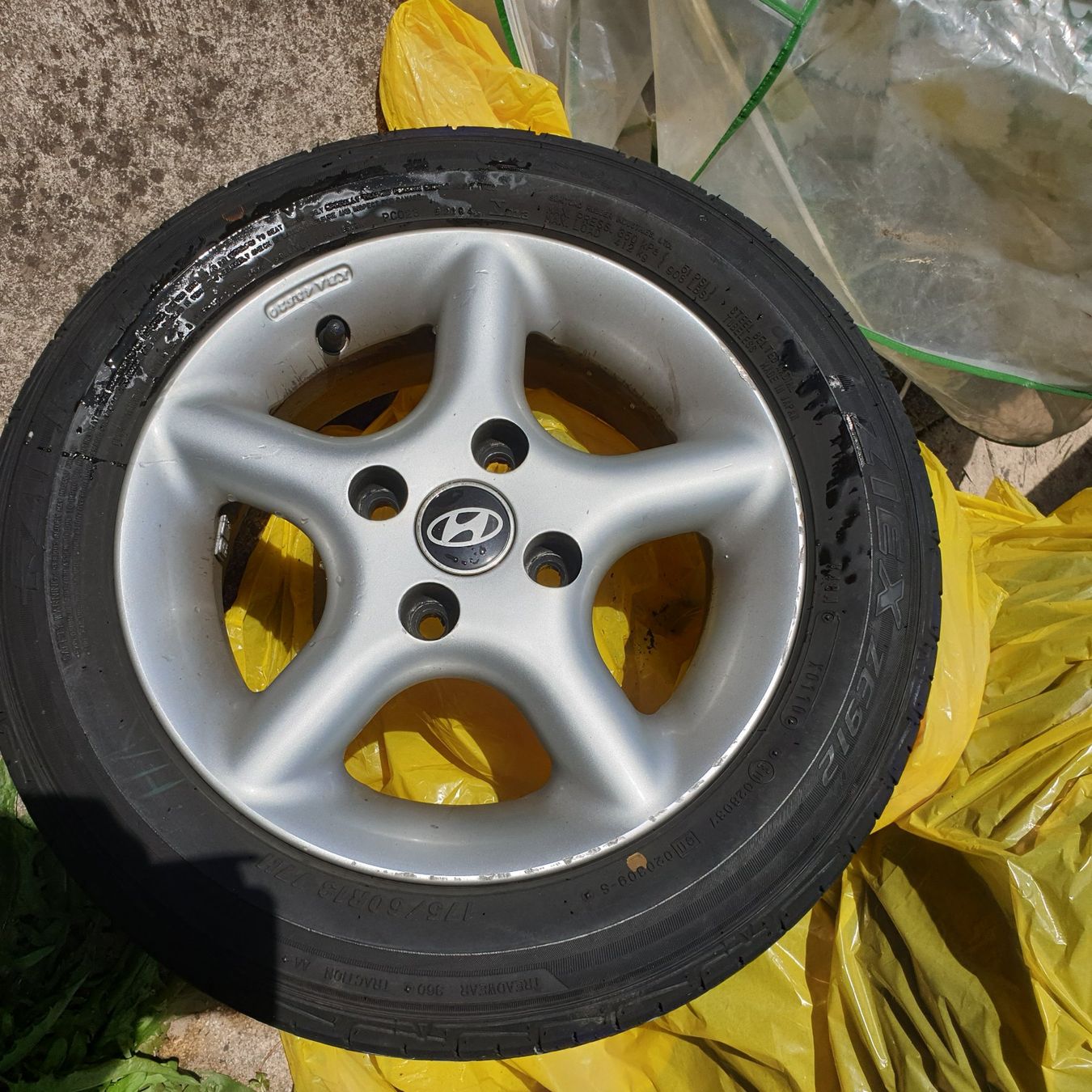 Pneumatici & Ruote complete: 4 Autoräder komplett – Usato da Oftringen venduto da Dasan