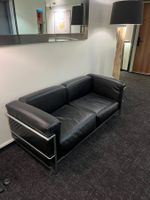 Wunderschönes Replika LC2 2-Sitzer Sofa von Le Corbusier
