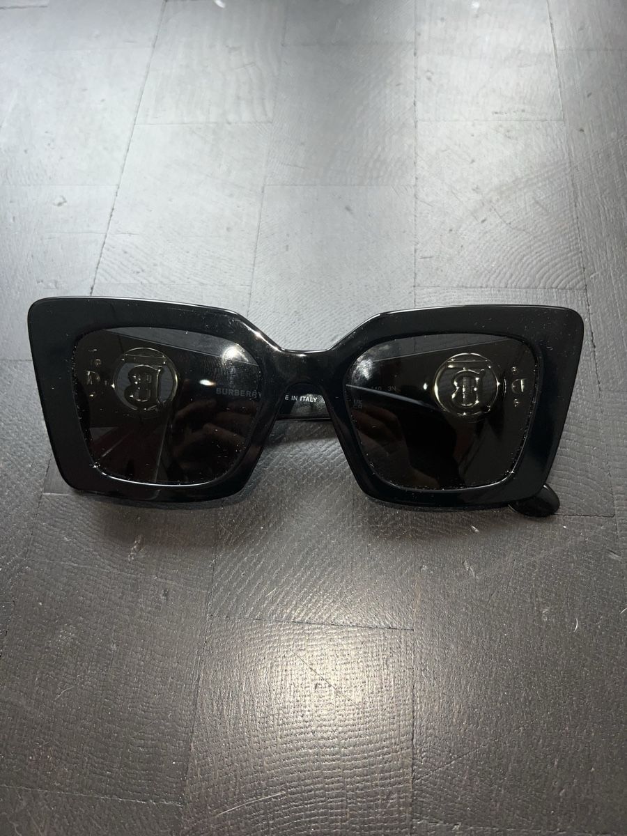 Burberry Brillen & Gläser: Burberry Sonnenbrille – Neu (gemäss Beschreibung) aus Zürich von _Gigi_ 1