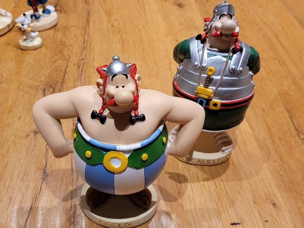 Statuette: ASTERIX & OBELIX mit ihren Freunden – Usato da Nottwil venduto da echtMOMO 3