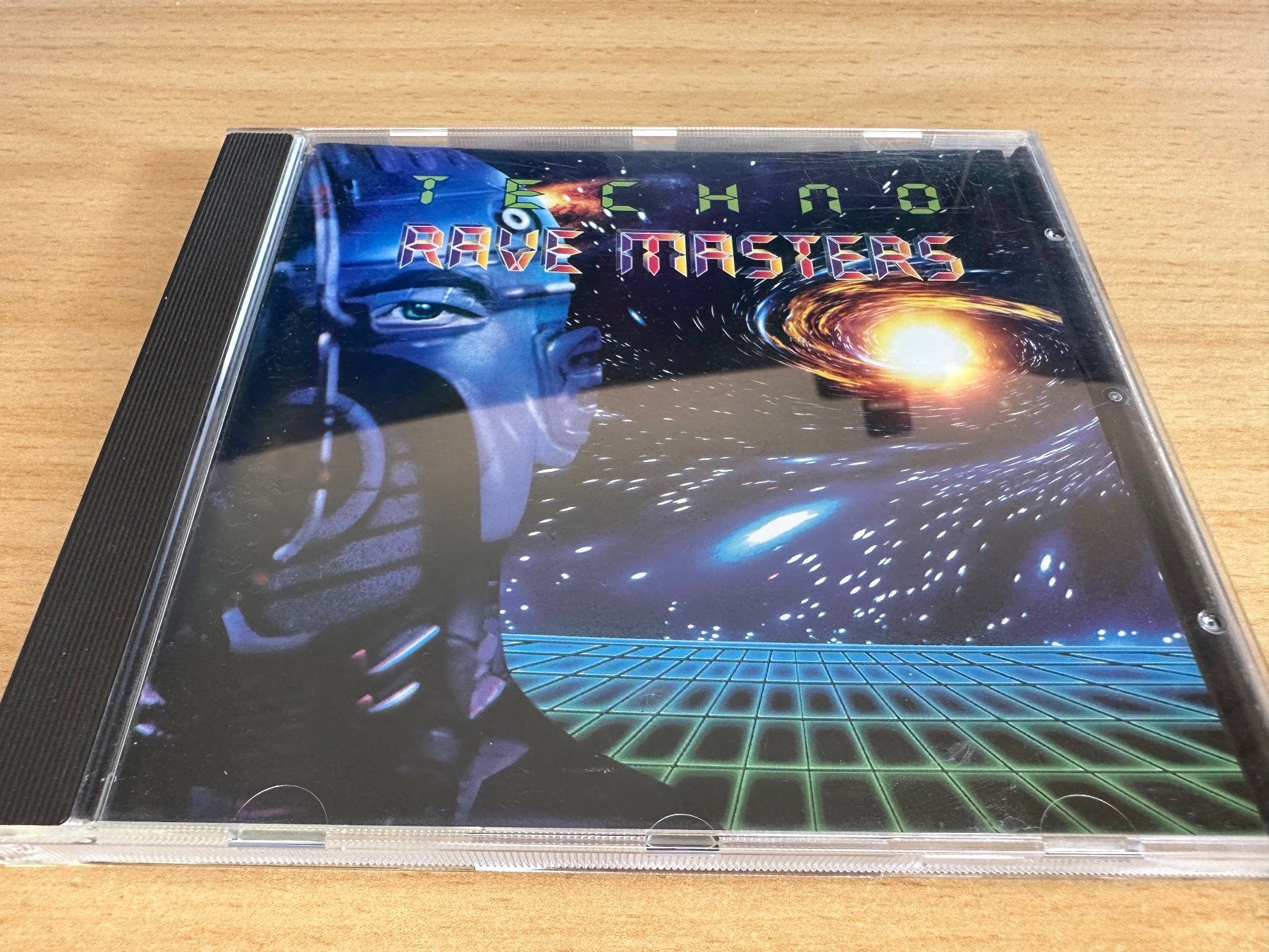 CD: Various – Techno Rave Masters – Usato da Rikon im Tösstal venduto da Alpenmutz