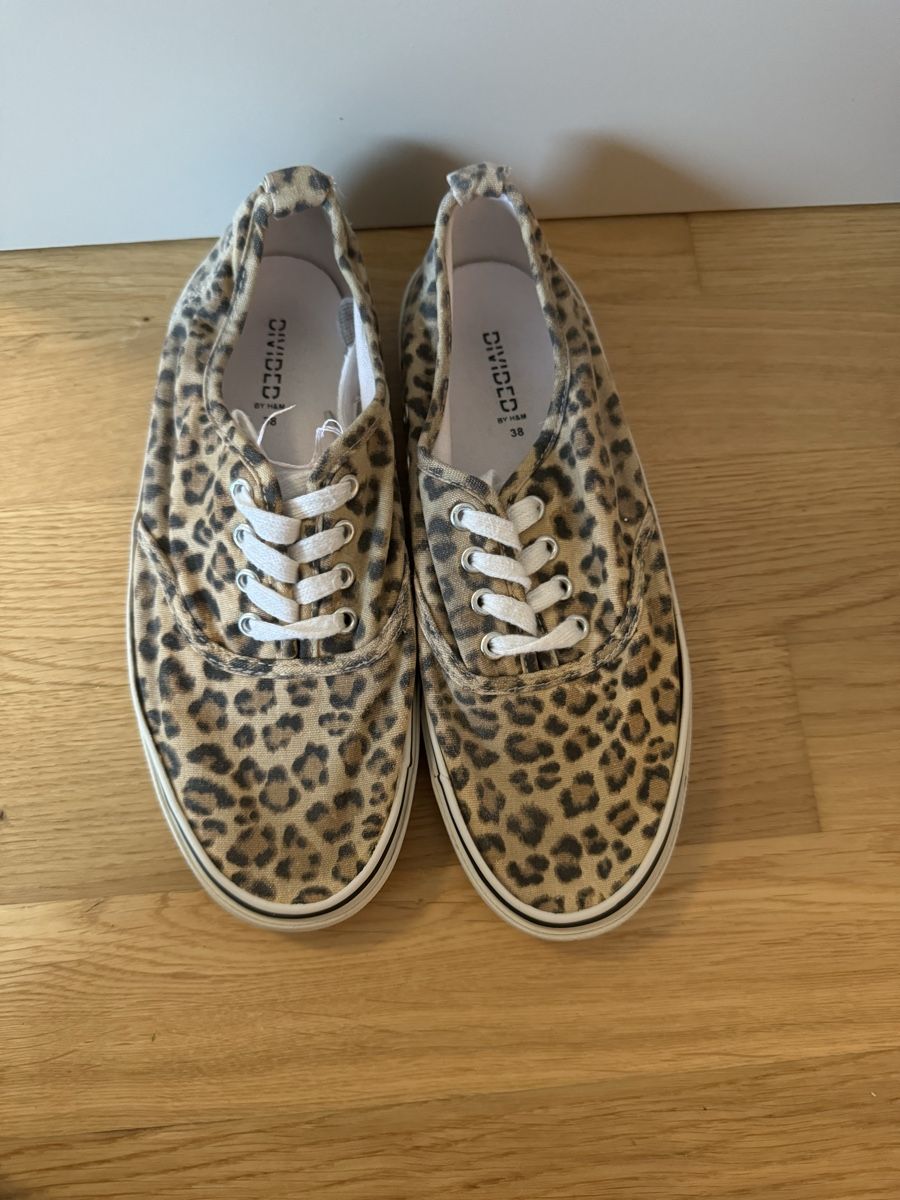 Scarpe da uomo: H&M Leo Sneaker Gr. 38 Leopard Print – Nuovo (secondo la descrizione) da Weisslingen venduto da lar_r9qr