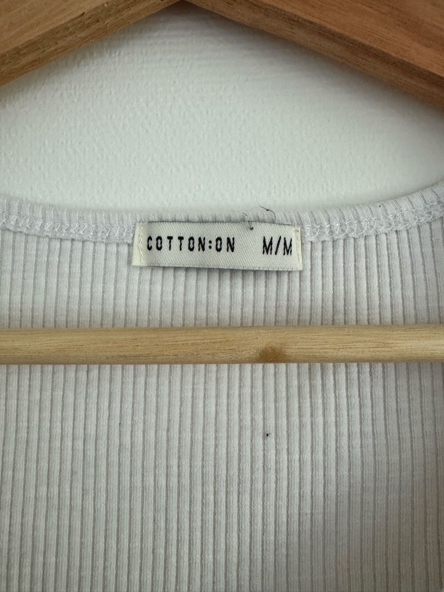 T-shirts: Crop Top, Cotton On – D'occasion à St. Gallen par nikolasbong 2