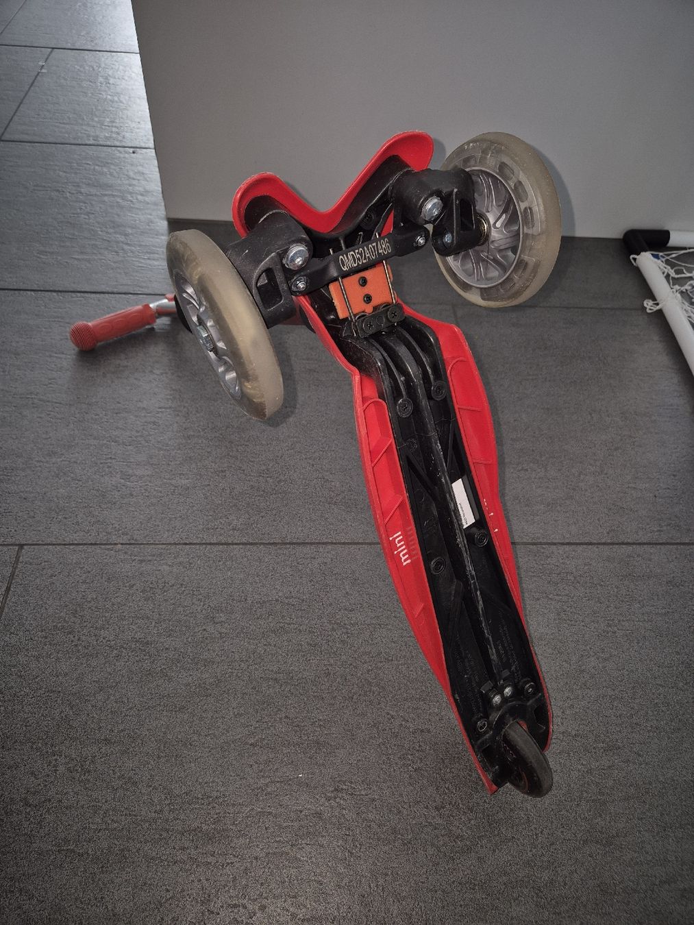 Micro Kickboard: Micro Mini - Rot mit LED Räder – Usato da Altendorf venduto da caj_hry2 5