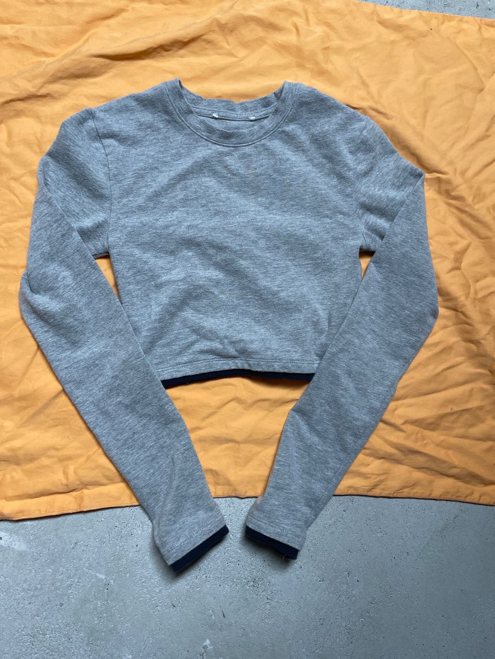 Zara Maglioni & Felpe: ALLES RAUS Pullover grau – Usato da Kloten venduto da simones.thriftshop
